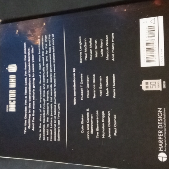 BBC Doctor Who The Doctors Lives and Times Book, Front Cover has crease - Picture 2 of 4